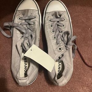 I never wore these! Low top grey converse